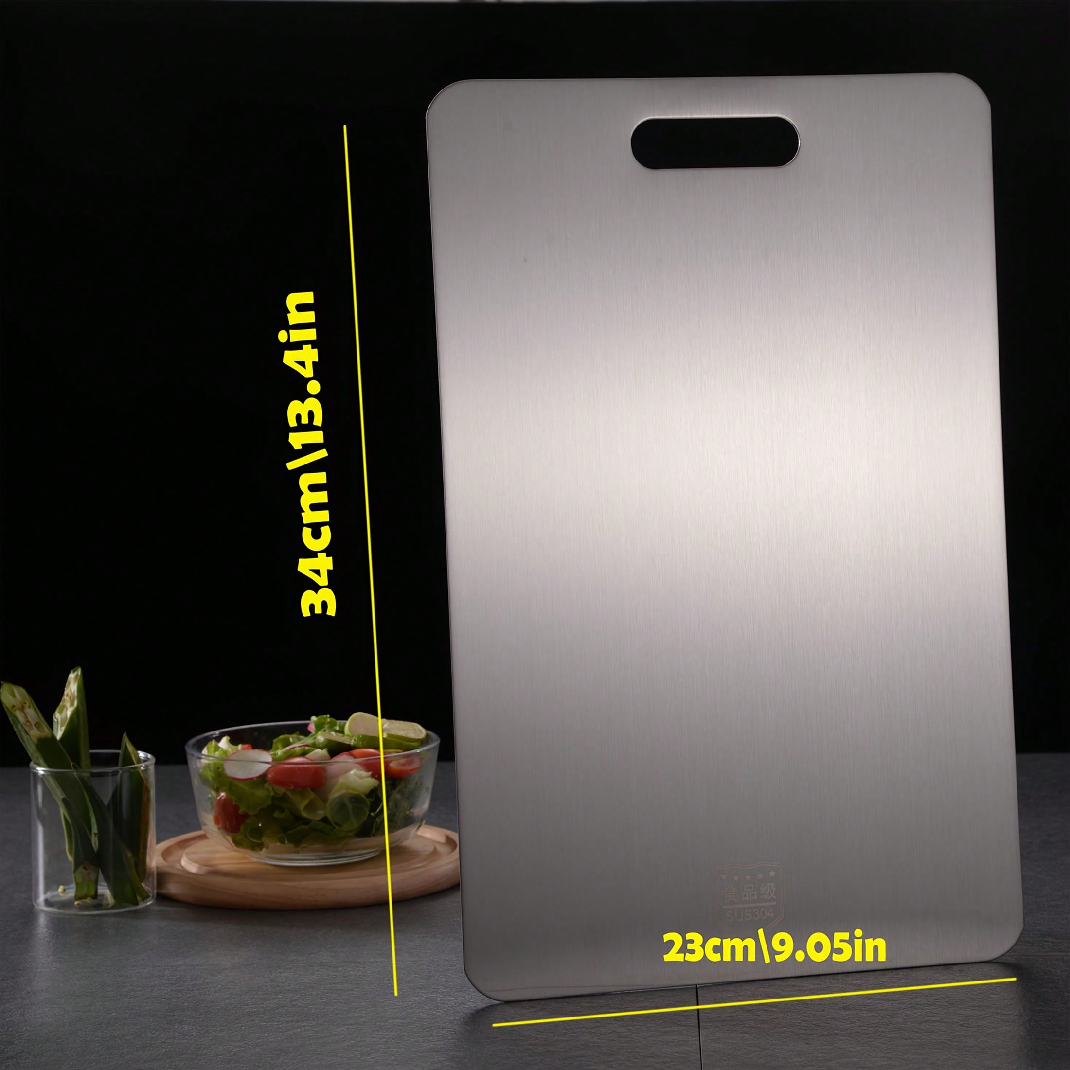 1. 頑丈なステンレス製まな板 - 両面使用可能、多孔質では - Camp Cutting Board のレビューと価格